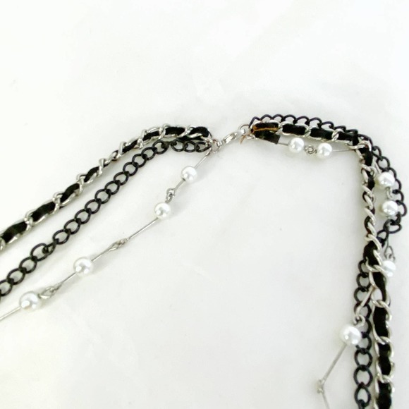 Multi-Layered textured Necklace - Picture 2 of 3